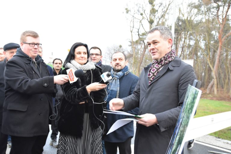 17 grudnia symbolicznie puszczono ruch na nowej drodze w Obornikach