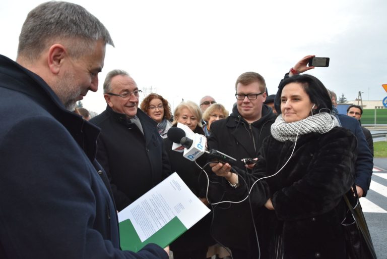 17 grudnia symbolicznie puszczono ruch na nowej drodze w Obornikach