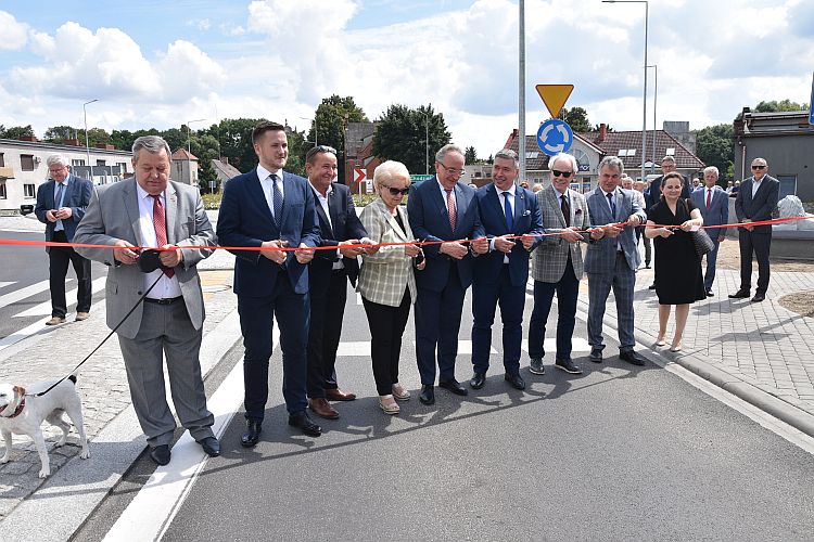 symbolicznie otwarcie ronda w Margoninie