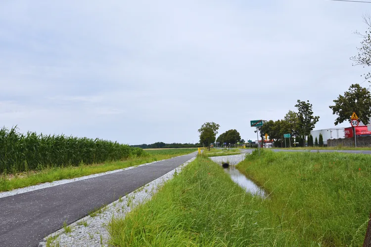 Nowa droga dla rower&oacute;w na odcinku Krzywiń &ndash; Jerka