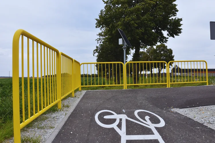Nowa droga dla rower&oacute;w na odcinku Krzywiń &ndash; Jerka