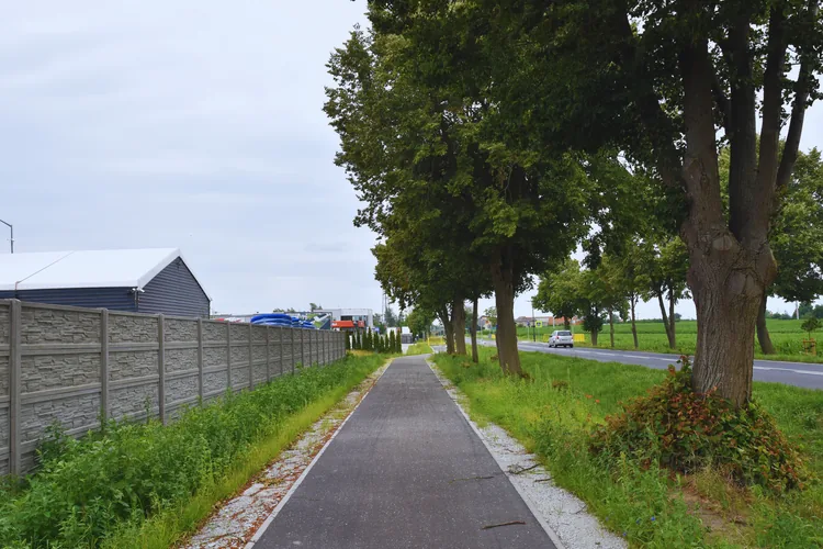 Nowa droga dla rower&oacute;w na odcinku Krzywiń &ndash; Jerka