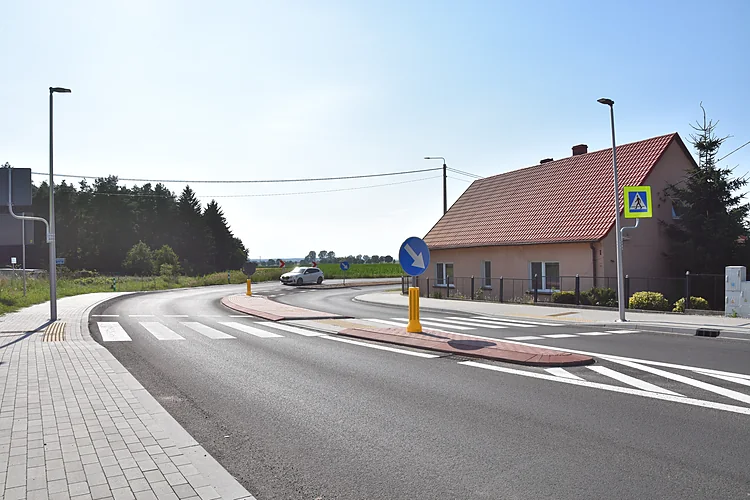 Rozbudowana droga wojewódzka nr 191 w Zacharzynie