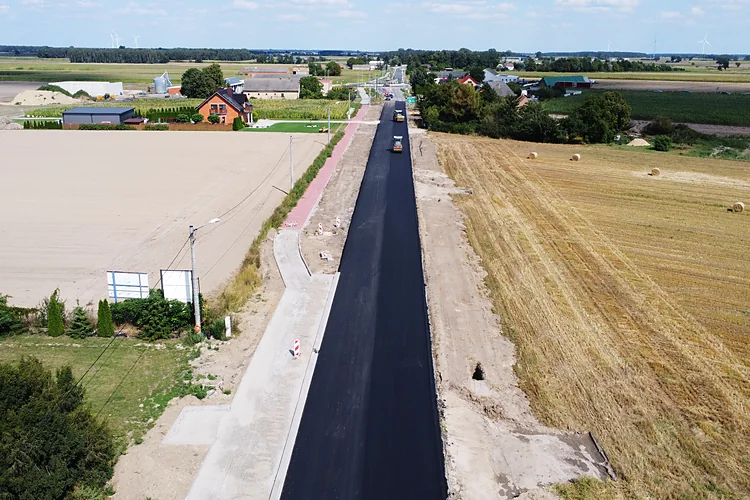 Trwa rozbudowa drogi wojew&oacute;dzkiej nr 432 na odcinku Środa Wielkopolska - Ruszkowo