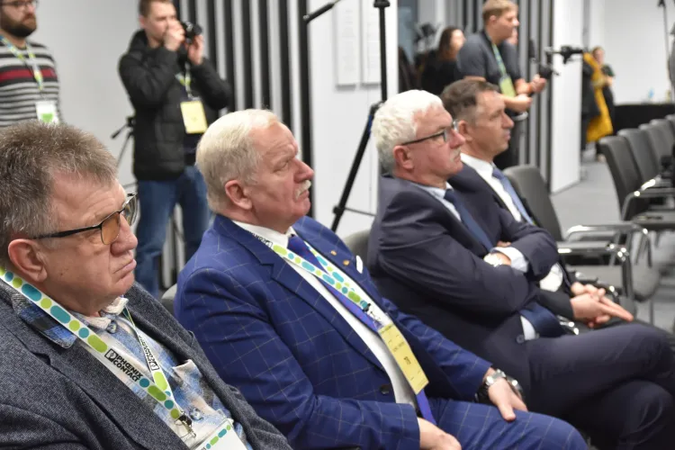 otwarcie nowego odcinka drogi wojew&oacute;dzkiej nr 305