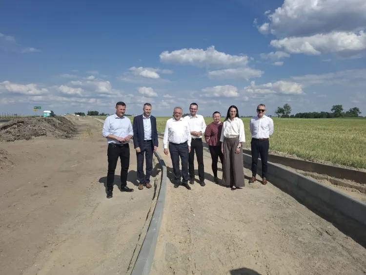 Budowa drogi dla rower&oacute;w Chrustowo &ndash; Uścikowo
